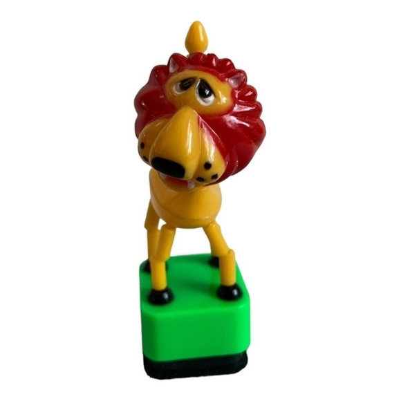 Vintage Lion Plastic Push Thumb Puppet Toy Collectible 4" Retro Animal Toy - Picture 1 of 4